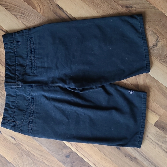 Boys size 27/14 volcom hybrid shorts - Picture 2 of 3